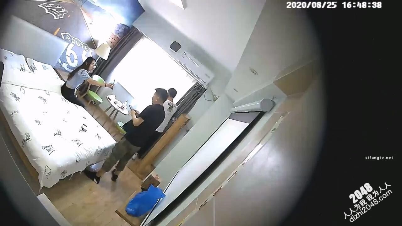 8-25经典酒店偷拍 清纯眼镜学生妹,嘴上说不要,腿却张开迎合男友大鸡巴,十足的反差婊