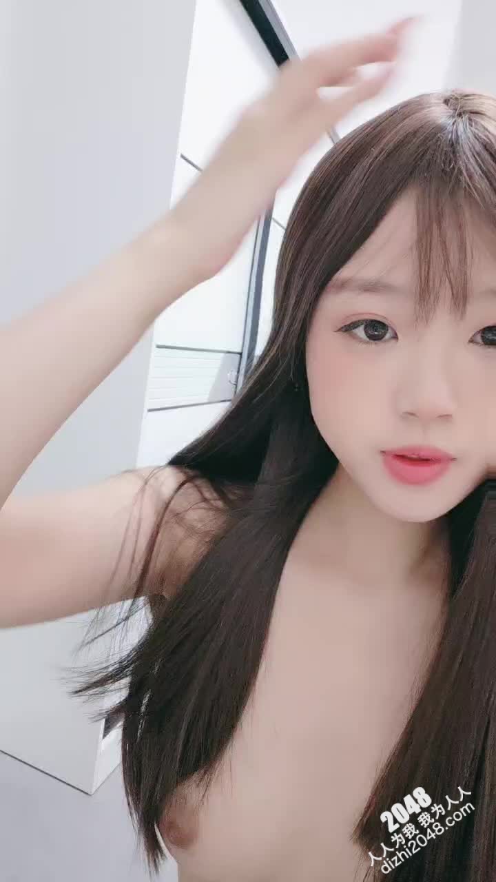 [MP4/ 1.65G] 粉嫩嫩的少女，露脸颜值很高还有点小才艺，艳舞诱惑无毛白虎逼