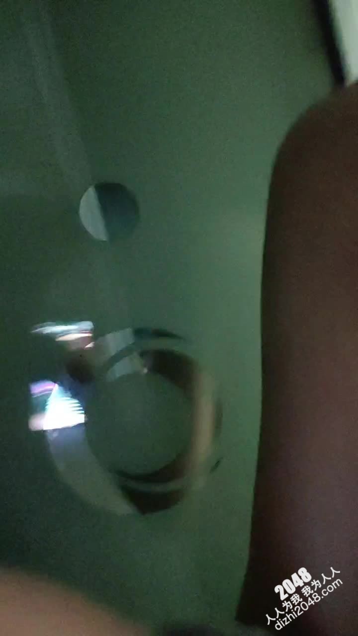 [MP4/ 2.16G] 女人为难小女人，全程露脸被姐姐玩弄，亲着小嘴吃着奶还舔逼，搂在怀里揉奶抠逼